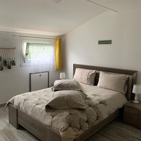 Chez Fifi&Stella Hotel Neufmoutiers-en-Brie Luaran gambar